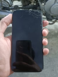 ايفون ١١ • ١٢٨ • قفل ايكلود