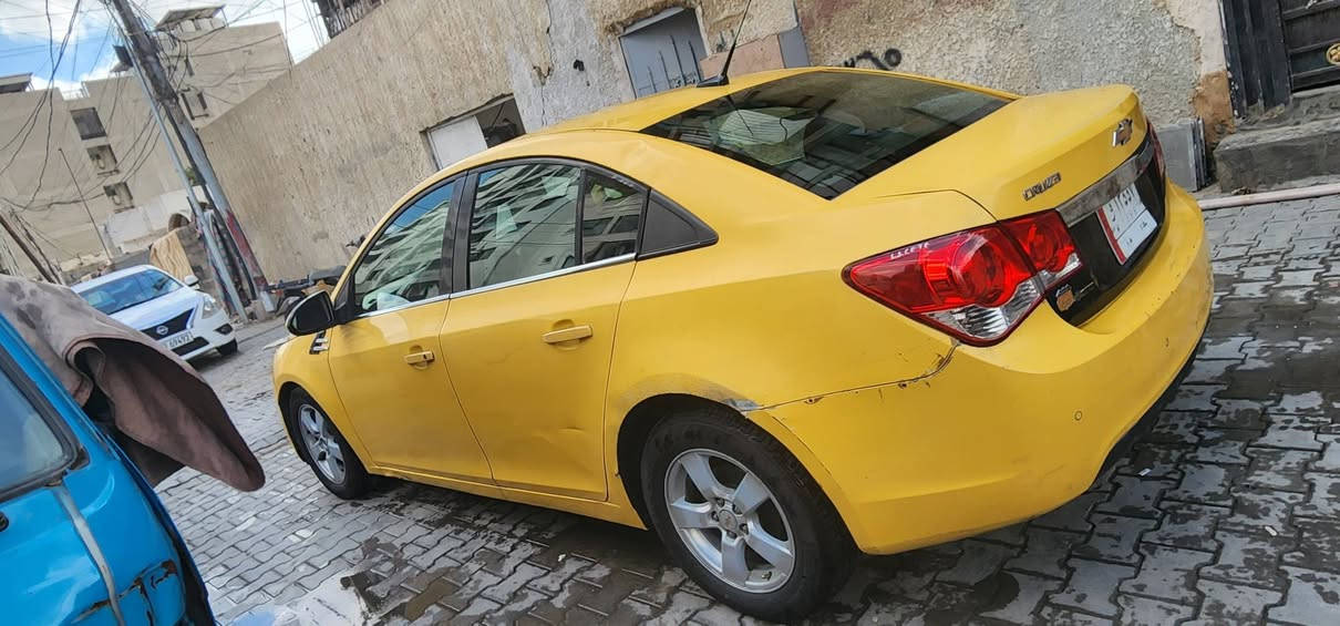 سلام عليكم شوفر اكروز 2012 مكينه ١٨٠٠ مكينه وكير جدد حويه وجامه اماميه وتخم تايرجديد وباتري السياره جاهزه مكان لسياره بغداد الكراده ***********سعر ٦٢
