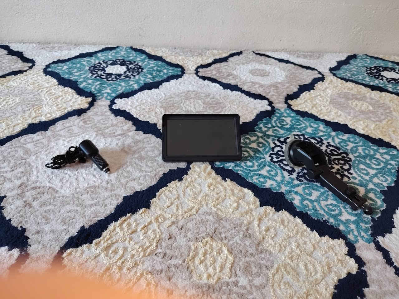 سڵاوتان لێبێت
ئە مانە بۆ فرۆشتن و گۆڕینە وە 
شاشە ی مە لیکە بۆ گۆڕینە وە لە مسی ئیش ئە کات باقیم ئە وێ 

 شاشە ی ئە ندرۆید بۆ فرۆشتن کارپلە ی تیایە بلوتوس و ئۆکس و میمۆرییە 

بۆ جام و داشبڵ ئە بێ کامل ئە شیای خۆی لە گە ڵە 20 هە زار

فانی تە بریدی مە لیکە بێ عە یبە بۆ فرۆشتن 5هە زار

بلاجکتۆری مە لیکە 5هە زار

لە کە لارم گە یاندنم نییە 

***********
