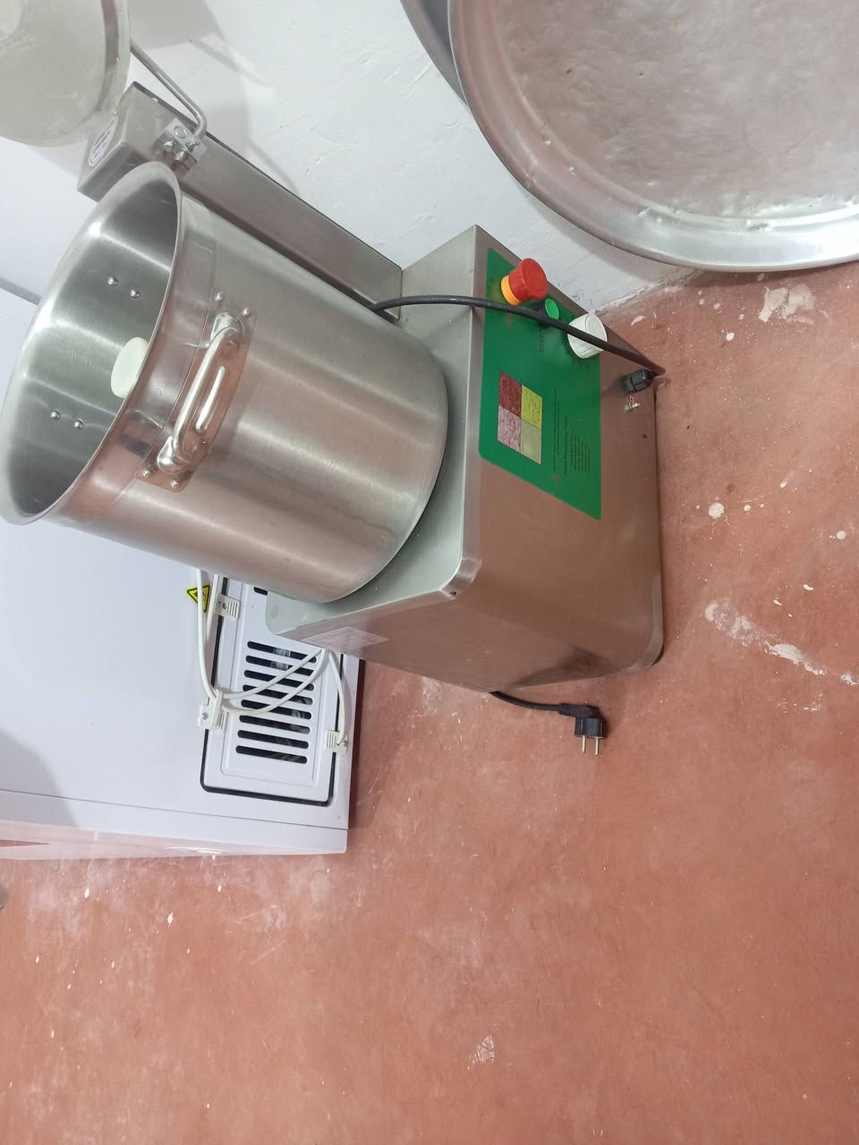 السلام عليكم عندي خلاط للبيع ١٠ لتر جديد استخدام مره وحده وعندي مثرامه حجم ٢٢ جديده ستخدام مره وحده الله شاهد


**إذا كنت صاحب هذا الإعلان وتريد حذفه لأي سبب، رجاءا أرسل رسالة إلى الدعم الفني**