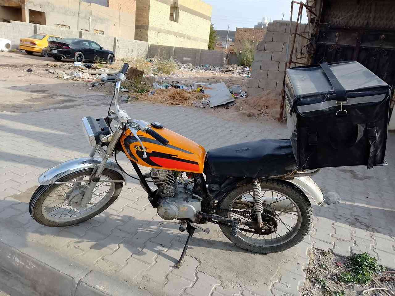 سلام عليكم دراجه للبيع اوراق سكنر دراجه صارلي يومين من مجفته تجيفين جديد نضيفه دراجه ***********
