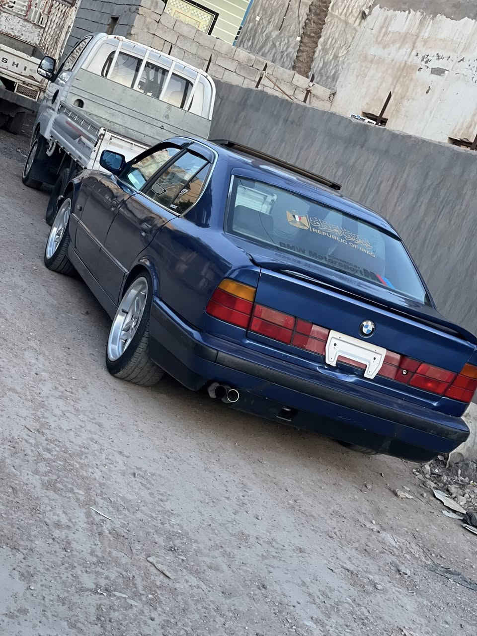 سلام عليكم للبيع بيم ام موديل 91 مكينه 25كبس  مكينه كير كفاله صدر جديد ويل Mاصلي  سيارة كلش حلوه و نضيفه السعر 45وبيها مجال كلش بسيط العنوان ديالئ بلدروز لاستفسار ***********
