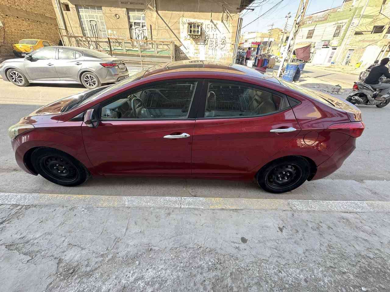 سلام عليكم
النترا 13 امريكي حادث الاصلي خلفي ما واصل للحوض 
بيها  صبغ جزء من الباب الايمن والايسر اثر طخه   سياره مكينه كير خير من الله ماشيه 109 ميل  غير متواجد ع نت. سعر 95 وبيها مجال بسيط 
 
*********** بغداد
