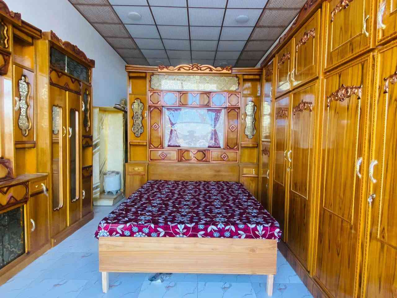 سلام عليكم عندي غرفه نوم مو مستعمله للبيع في الرمانه البعبيد جديده *********** واتساب توجد خدمة توصيل
