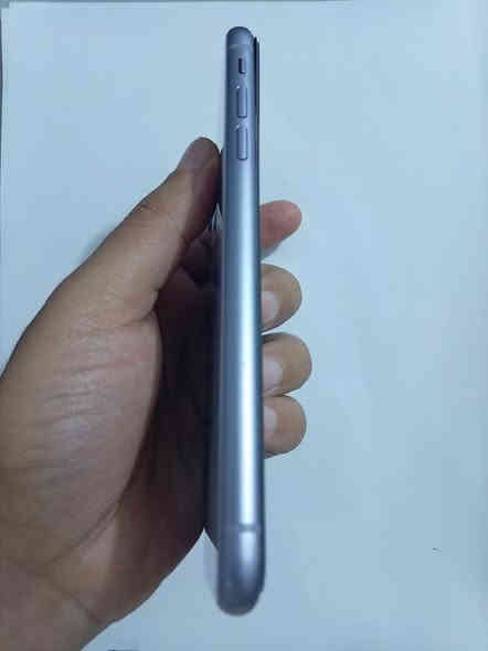 جهاز ايفون 11 عادي للبيع نضيف جهاز كلش ذاكرته 128 بطاريته71 لون مميز حلو كلش مابي أي ضرر الجهاز ألوان جهاز تخبل سريع بل تنقل أخر تحديث محدث سعر الجهاز 350 وبي مجال بسيط للأستفسار الأتصال على الرقم *********** واتساب موجود
