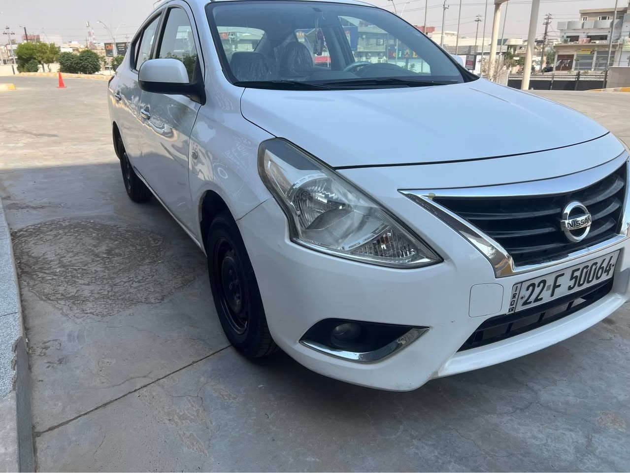 نيسان صني هندي موديل 19سنوية ورقم جديده بيها جامرلغ خلفي سايق صبغ بدون دواخل وبيها ثلاث مكانت اصغار بارد ماشية 164km
سعر 95
*********** كركوك, العراق
