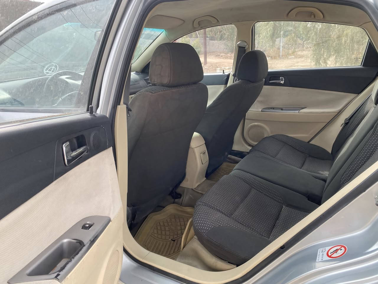 برلنس 2014 كير عادي مكفوله من الضربه صبغ بس الدواير اثر خياس سياره جاهزه
مكاني بابل الاسكندريه 
السعر 45 بيه مجال للشراي  
***********
