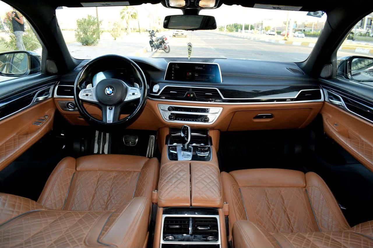 ‏🚗 BMW 750i xDrive M Package
📅 موديل 2022 | وارد أمريكا
سيارة تجمع بين الفخامة، الأداء، والراحة، بمواصفات مميزة وحالة ممتازة.
▫️ محرك V8 Twin Turbo
▫️ نظام دفع رباعي xDrive
‏▫️ M Package
▫️ داخلية جلد فاخرة
▫️ مقاعد كهربائية مع التبريد والتدفئة
▫️ شاشة كبيرة وعدادات ديجيتال
▫️ نظام صوت Harman/Kardon
▫️ فتحة سقف بانورامية
▫️ أنظمة أمان ومساعدة قيادة متطورة
📊 الممشى: 118 الف كم (قابل للزيادة)

🔧 الملاحظات:�▫️ ضرر  تجميلي في الجاملغ الأمامي جهة السائق 
▫️ تم تبديل البنيد (غطاء المحرك).�▫️ السيارة نظيفة جداً ميكانيكياً، ولا توجد أي مشاكل، وجاهزة للاستخدام.
📞 للتواصل: ***********
