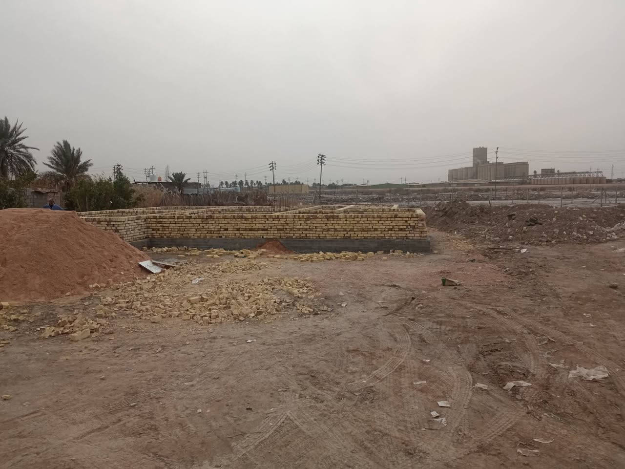 اللهم صل على محمد وال محمد تم اكمال بتلو بمساحه 200متر بيد اخوكم سيد مرتضى العوادي ابو رقيه اليحب يتواصل بالخدمه ***********
