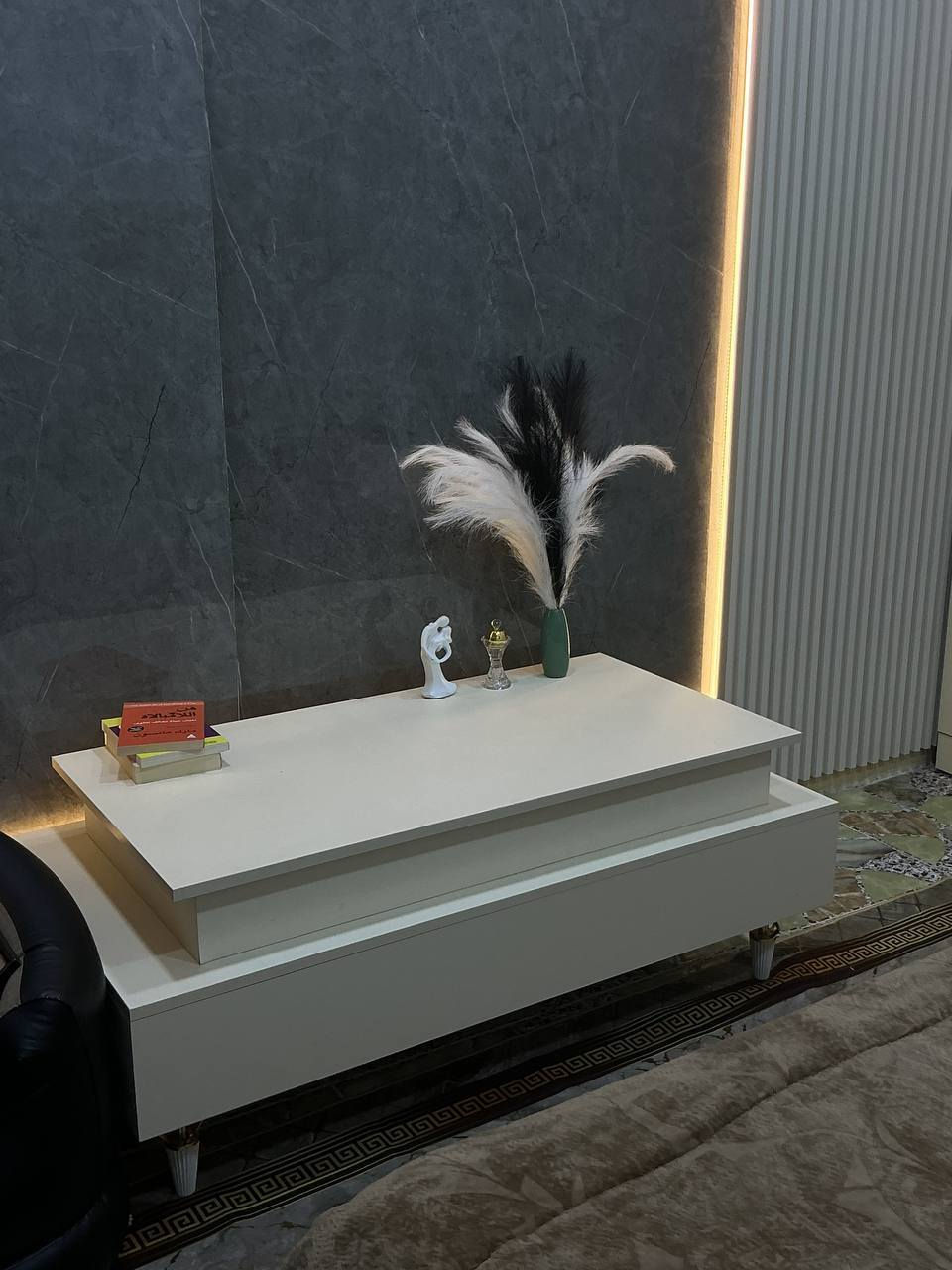 السلام عليكم غرفه تركي اللون اوفوايت التصميم حسب الطلب ترهم لغرفه ٢٠ م درجة اولى مو جاهز مكونه من ٧ قطع والزاويه دوار بداخلها تعلاكه للبيع السعر ٧٠٠ وبيها مجال استخدام اقل السنة 
*********** النجف حي المكرمة
