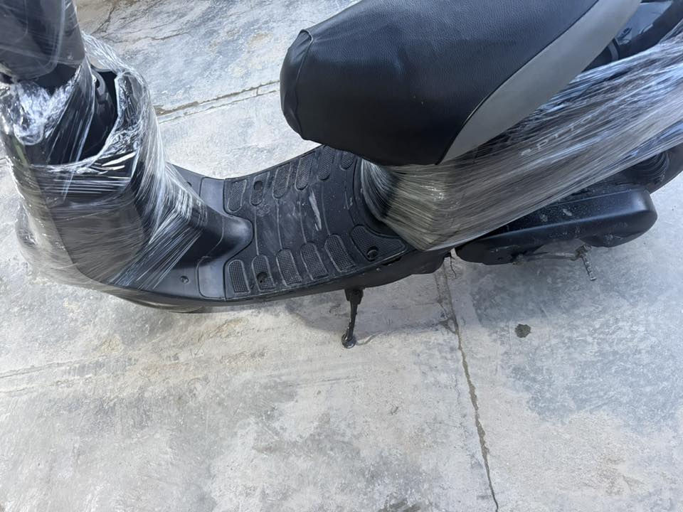 بطة للبيع شلعه و اللايت شغال و العداد شغال نضيفه الدراجه و شوف العين
*********** حي الحر
