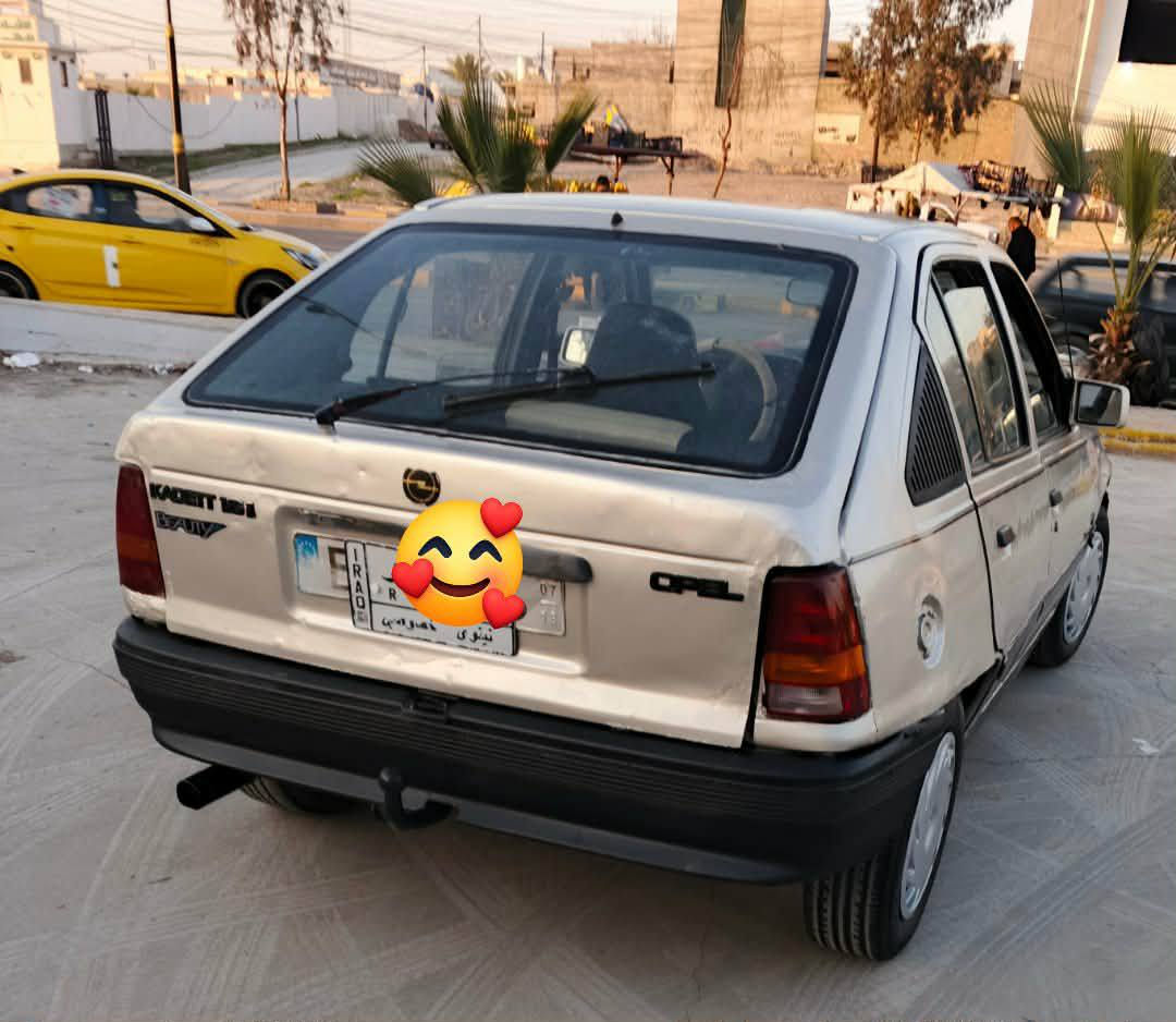 السلام عليكم
كاديت حجم 16موديل 91

رقم نينوى الماني سنوية عظم الى2028

محرك بي نفخ  كير شرط 

مصبوغة عام جمالية كابون بانزين بيها ورقي 

شرط التحويل من الشرعي 

السعر 22وبيها مجال 

***********
