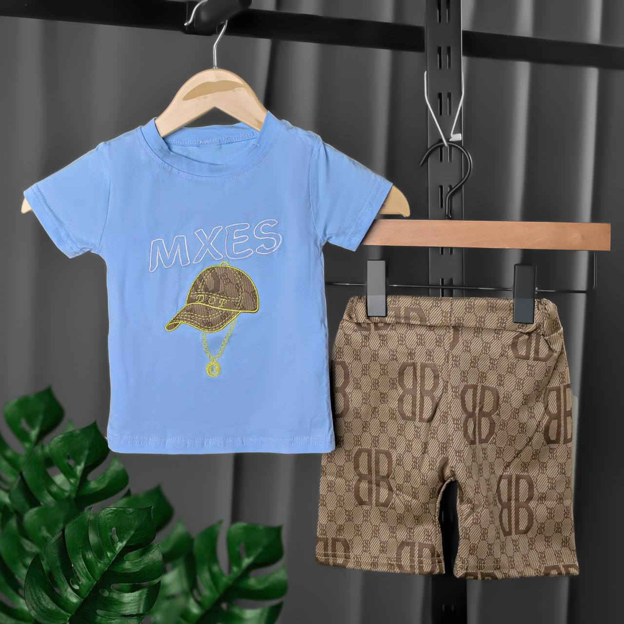 ابيعه بسعره ٤٨ قطعه بسعر ٢٠٠ الف مع التوصيل 
كدامك الوصل وشوف تاريخ والسعر وكل تفاصيل


**إذا كنت صاحب هذا الإعلان وتريد حذفه لأي سبب، رجاءا أرسل رسالة إلى الدعم الفني**