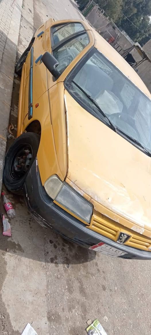 السلام عليكم للبيع سيارة بيجو روى موديل 2009رقم قادسية مكان نجف تخم تاير باتري جديد مكينة وكير جدد حدادية نضيفة السعر 10وبيهة مجال للشراي الاستفسار على الرقم ***********
