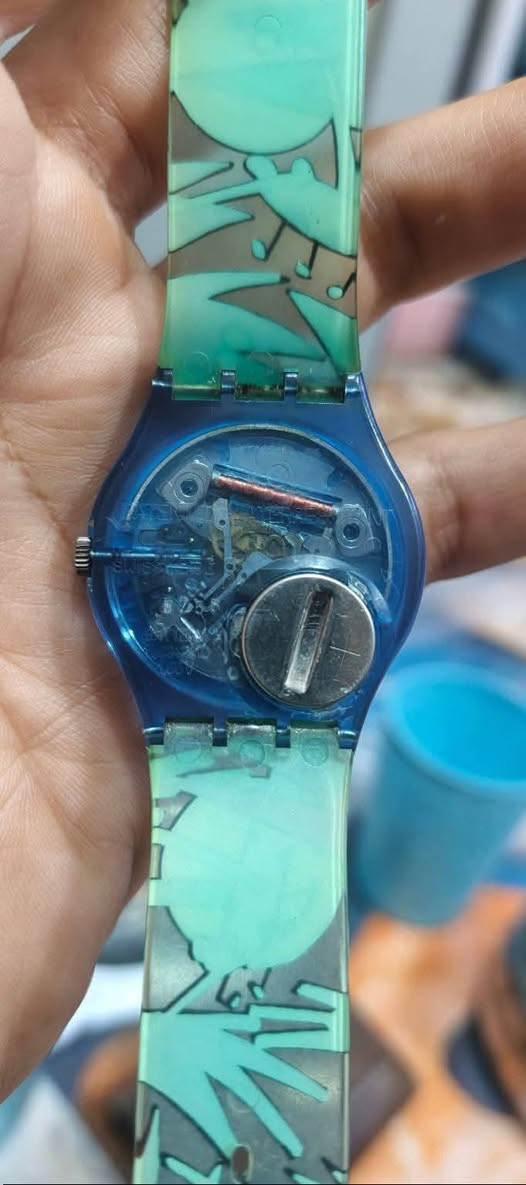 ساعه سواتش 
سويسري سير موشم
إصدارها في عام 1992 وتتميز بتصميمها الغريب الذي يشبه عداد السرعة. 
السعر خاص يوجد توصيل


**إذا كنت صاحب هذا الإعلان وتريد حذفه لأي سبب، رجاءا أرسل رسالة إلى الدعم الفني**