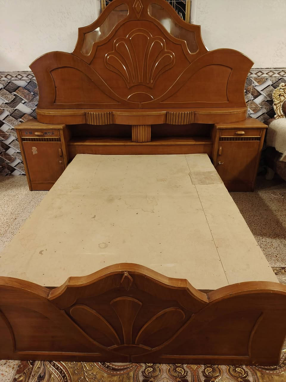 مکلف ب النشر غرفه نجاره تزکام صاج 6 ابواب طابقین للبیع مکانه کوت وای استفسار ع *********** والی یرید فقط کنتور ابیع
