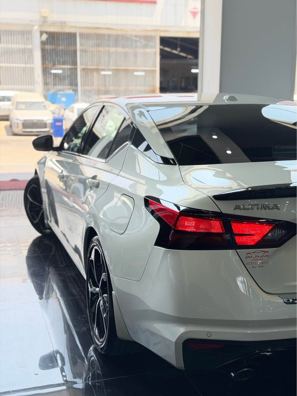 السلام_عليكم 
NISSAN ALTIMA SR
2023
ماشيه 26000mi
ضرر ربع باب صبغ فقط وجاملغ مبدل اصلي بدون صبغ
بدون ايرباك بدون دواخل 
للاستفسار 
***********
*********** أربيل, العراق
