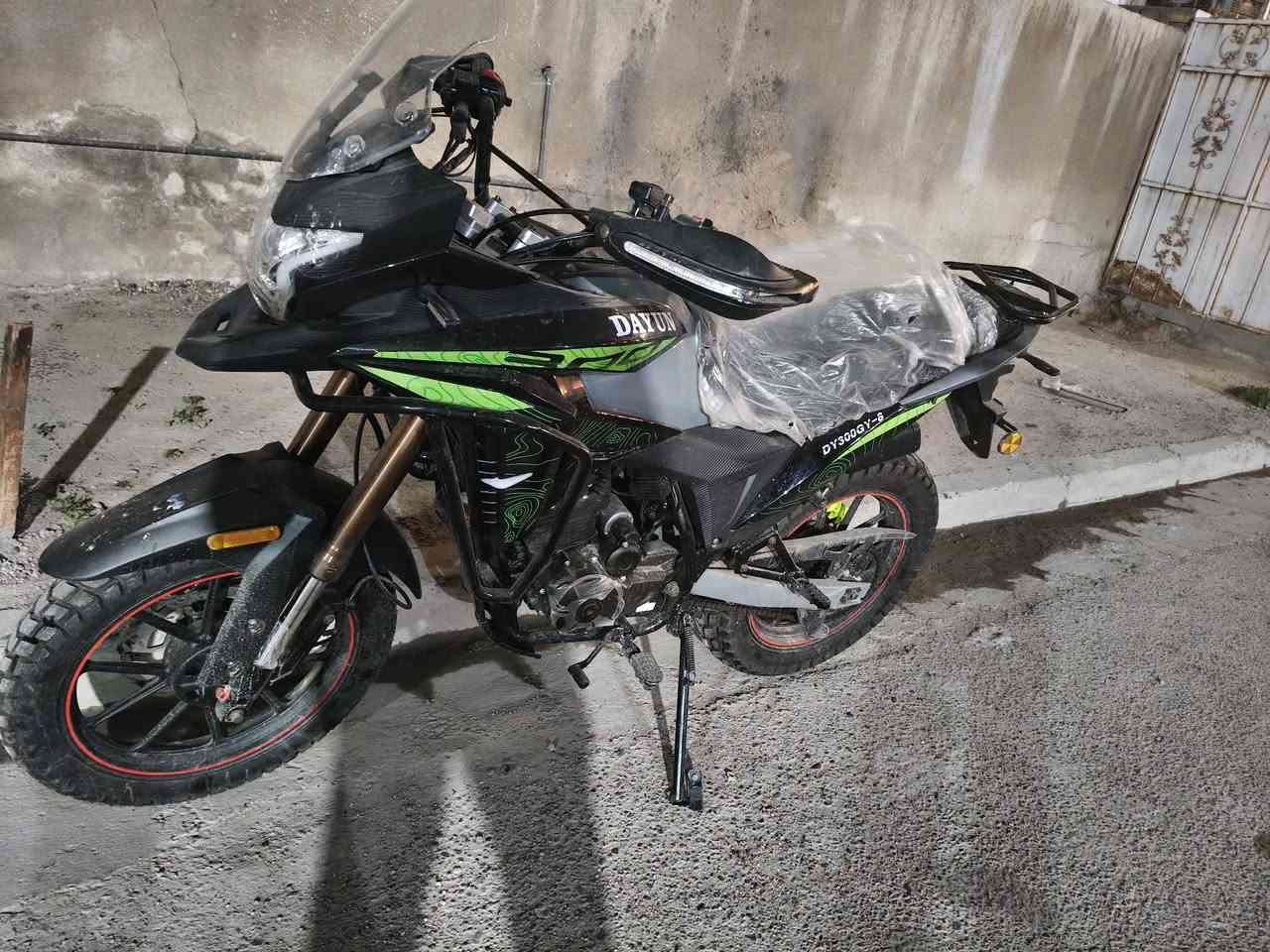 دايوان دافنجر  جديده لوك ستعمال اقل لسبوع  محرك 300 رقم اربيل تحويل كبل بسمك *********** سعر3700وبيها مجال بصيط
