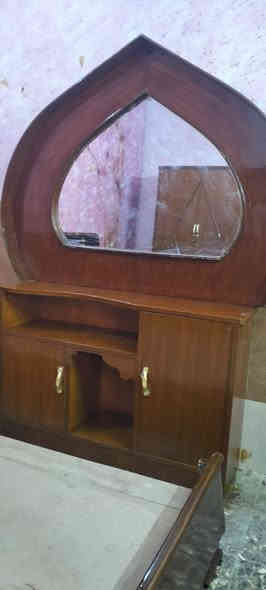 غرفه صاج 5 ابواب كلش ثكيله وقويه ونضيفه السعر350 الف المكان الحسينيه الراشديه بغداد  يوجد توصيل بل اجره ***********
