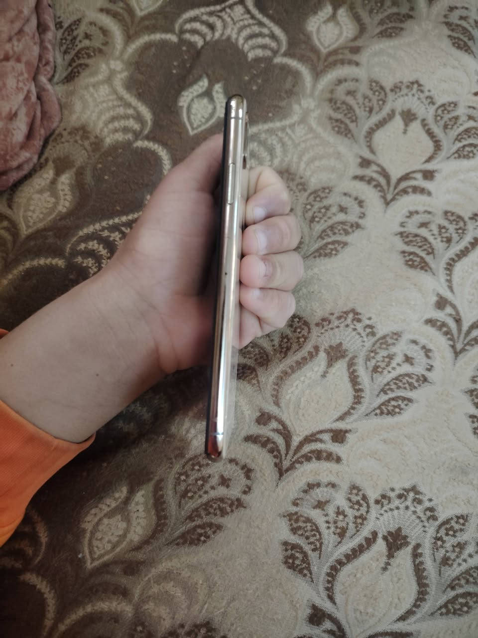 ايفون اكس ماكس
للبيع
مبدل شاشه فقط اصليه 
ظهر مكسور 
بطاريه 76
ادفع سعر عجبني ابيعك
خاص مفتوح
اتصال ***********
