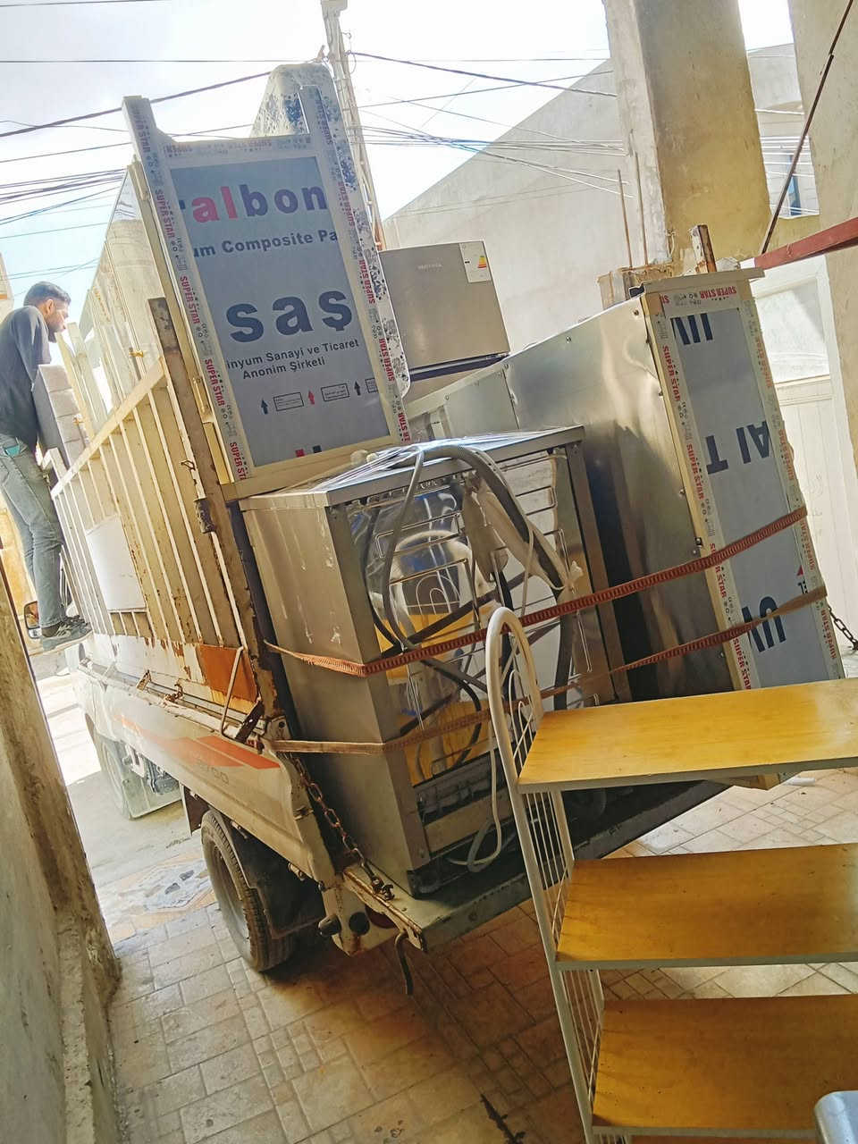 كروب الجبوري لنقل الأثاث وتحويل بيوت داخل كركوك *********** كيه وكادر متكامل تصفيط  وترتيب حسب الطلب نجار فتح وشد وتصليح كافه أنواع الأثاث اتصل ونجيك للباب خلال دقائق ننقل اثاثك ونحول بيتك ونشد كل غرف النوم والكاونترات والسبالت للستفار خاص أو اتصل ع واتساب *********** وحياكم الله بخدكتكم دائماً وابدآ
