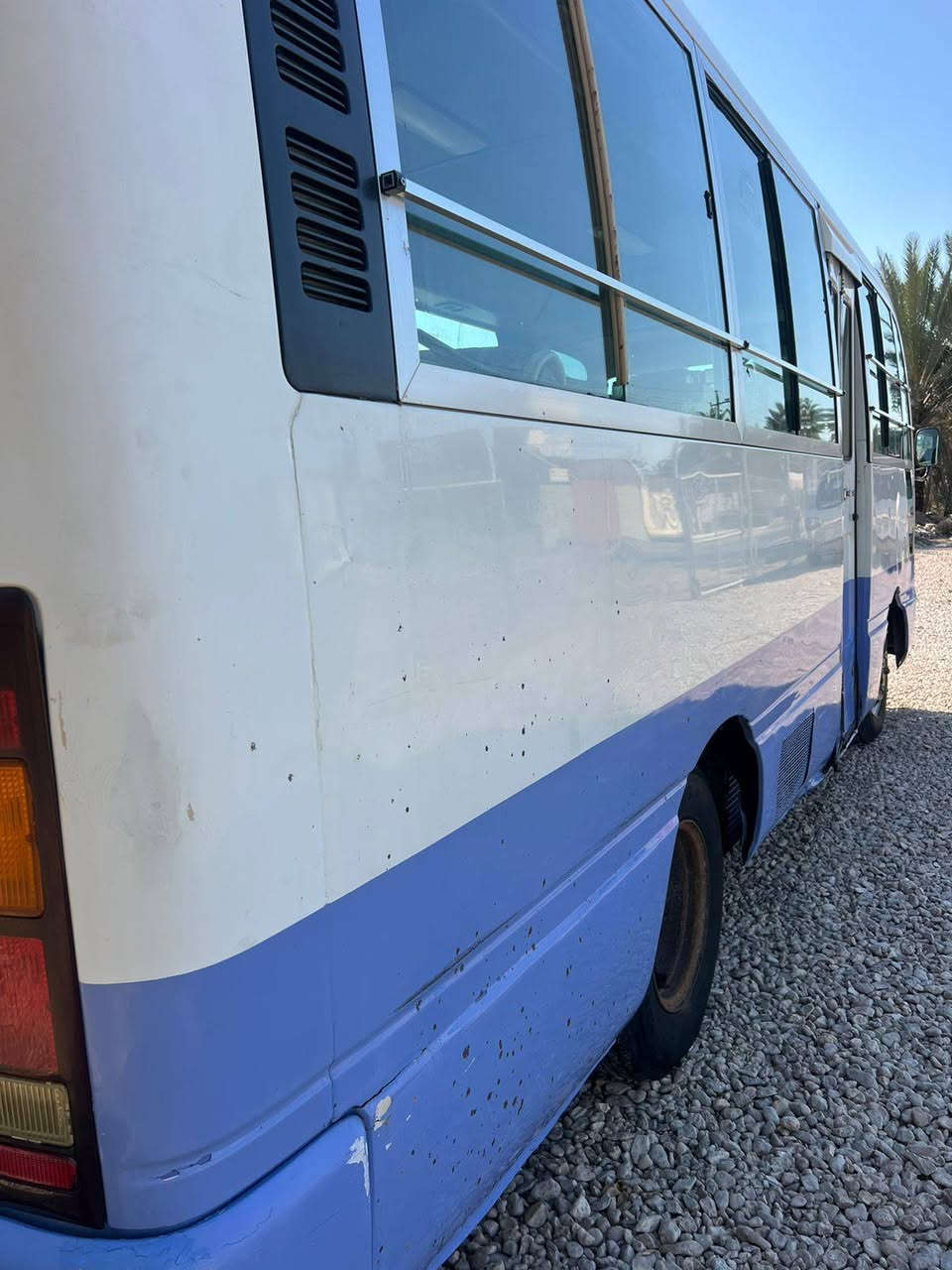 السلام عليكم كوستر نيسان للبيع موديل 2002 رقم نجف
الماني مكينه وكير جدد بنزين بيه حجل الازرق صبغ رش 
حداديه جديده كهربائيه كله شغاله باب عل الريمون 
السعر ب105 وبيه مجال بسيط او اذا مراوس بستاركس 
عادي مكاني حله ما متواجد عل الفيس اتصل وبالخدمه 
‏‪***********‬‏
