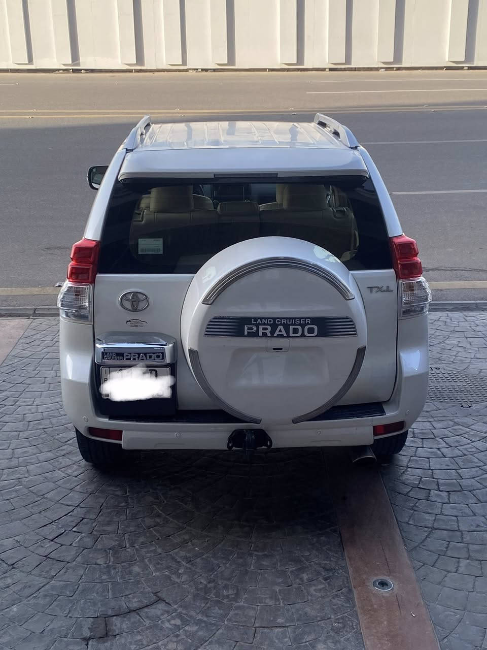 للبيع برادو موديل 2011 ✅
رقم بغداد 
ماشيه 228 الف
فتحه 
دبل تناكي 
شاشه 
حساسات 
مري شفط 
7 راكب  
محرك 6 
مكفوله عده تكحيل شبر 
للبيع او للمراوس حسب القناعه بسعر اقل 
السعر 240$ ورقة وبيها مجال 
مكان السياره بغداد اليرموك 
رقم تلفون ***********
