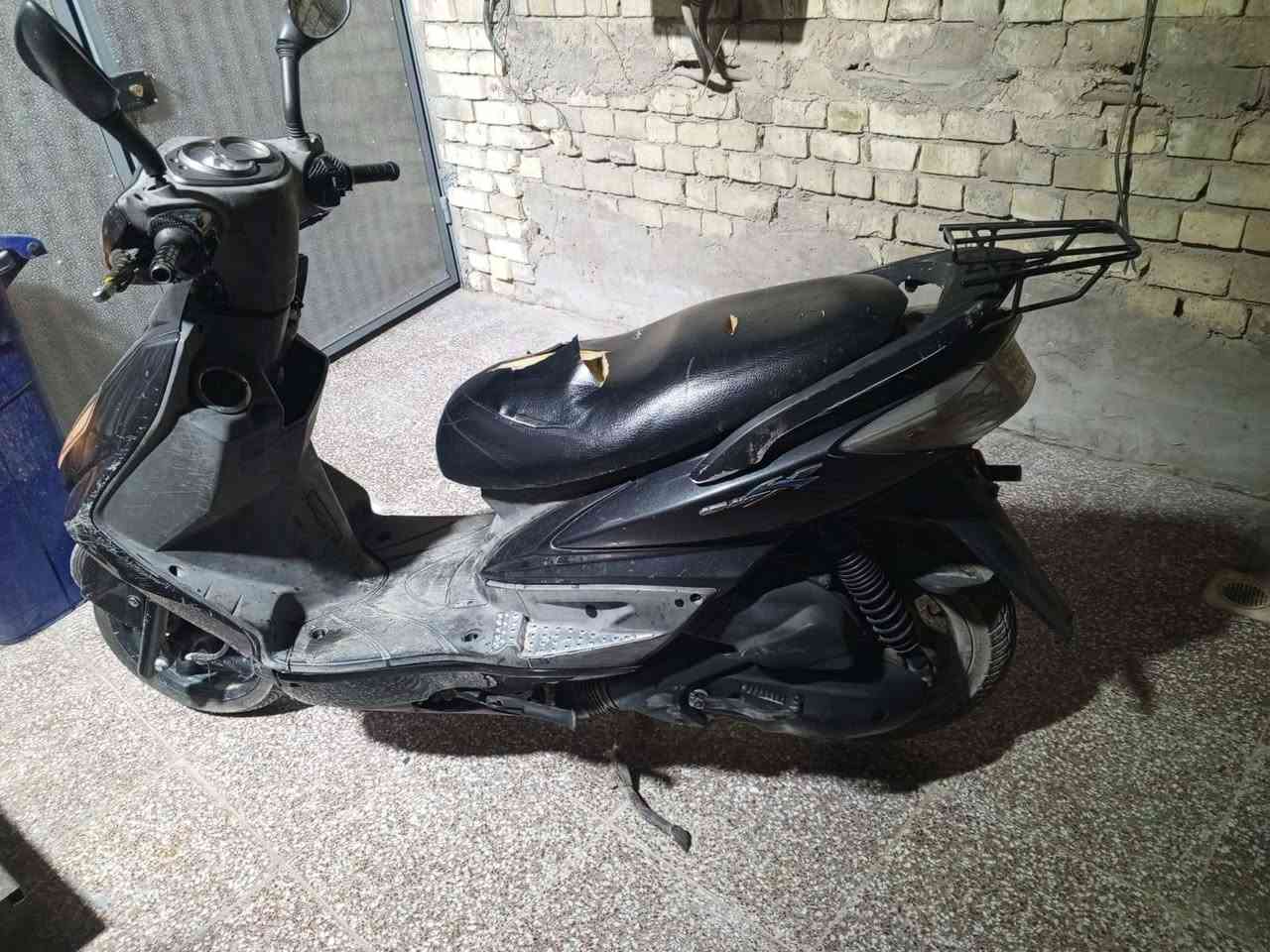 السلام عليكم
سكنس فحل نوزل 
سلف هندر نكرة 
ناعم خرسة
شلعة معدل 
كربائيات شغالة 
كفرات مختمة اصلية
السعر 650 الف اوراق كاملة 
مكان بغداد الجديدة ***********
