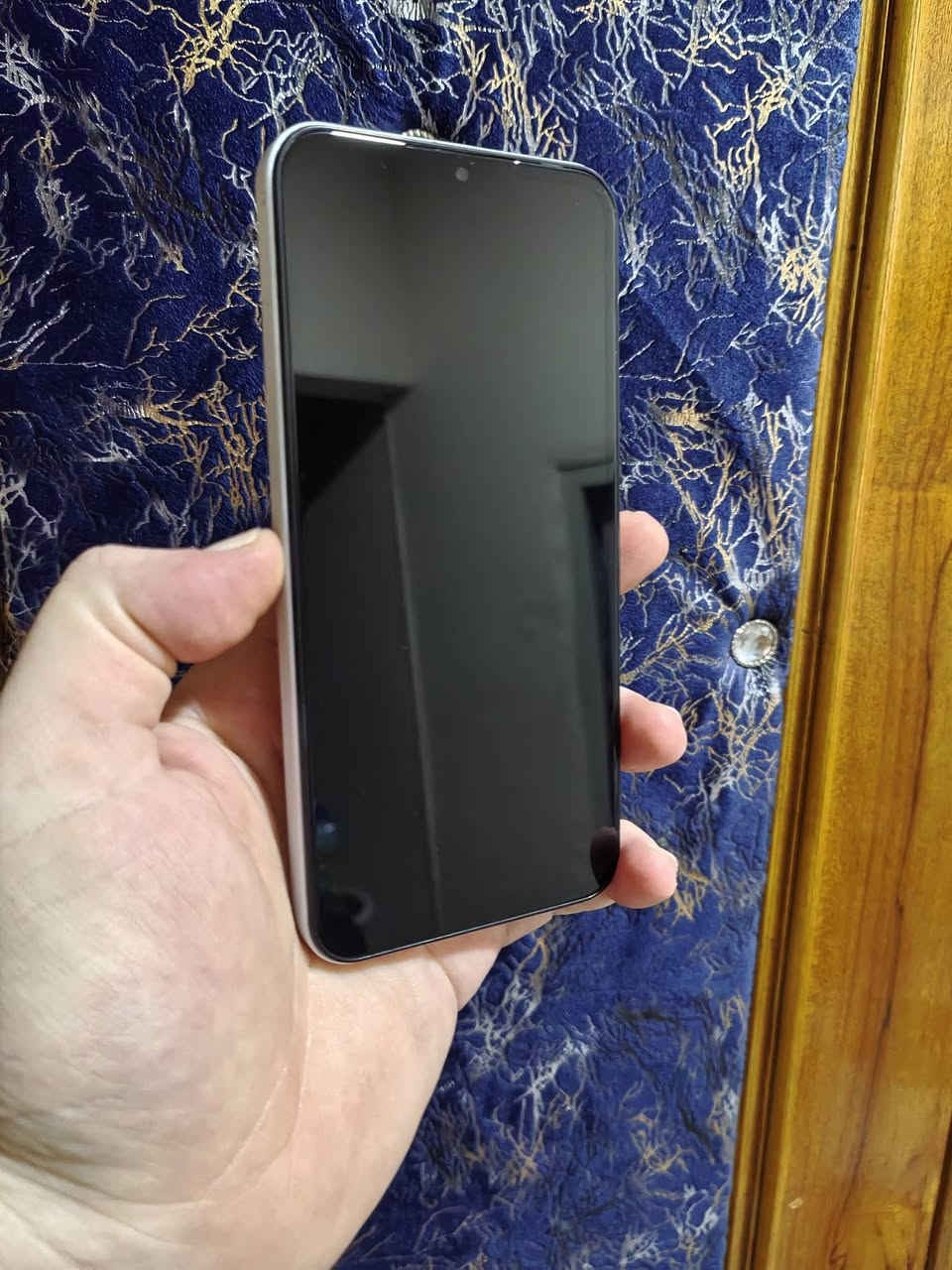 A15 256 / 8
نضافه قويه كله شغال اي عطل مابي بيع او مراوس راسلني او اتصل ***********
