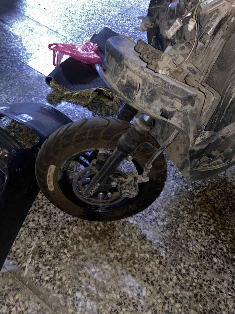 درجه شحن كلشي مابيه تمشي بس بطاريات و سكليتر بس وكفر كهربائياته كلشي مابيه بس شد بطاريات و روح السعر 100الف و بيه مجال عنواني بغداد الطالبيه و شارع الضلال لاستفسار على رقم ***********
