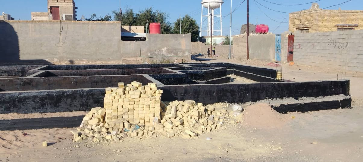 بناء بتلو +صبة 10+لبخ لبتلو
وتزفيت لبتلو  شغل خير من اللة  خابرني وتدلل
***********
