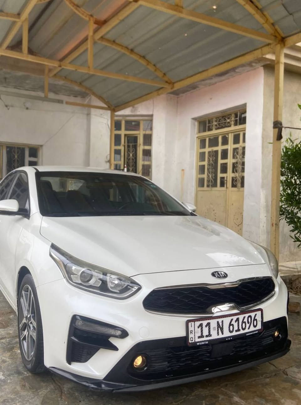 السلام عليكم كيا كي ثري كوري موديل ٢٠١٩محرك ١٦٠٠دوش سيارة فول لمتت ماعدا الفتحة تبريد وتدفئة بالكشنات حساسات أمامي وخلفي تحديد مسار بصمه تشغيل بصمه ابواب اشاير ترحيب مري شفط السعر ١٣٥وبيها مجال بسيط ***********مكان سيارة صلاح الدين
