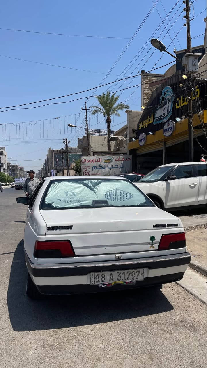 السلام عليكم 
بيجو 405 رقم بابل الدولي الجديد هزه ورقم السياره ادامه كامله عليها تخم تاير قبل شهرين وصدر كامل من مشط ستيرن وباور ودبلات وكله جديد والله كلفني المواد والعمل  600 الف تقريبا جوينات ومراوح جدد 
مكينه وكير نظيفات مابيهن اي مشكله منظومه تبريد جديده وتبريد ثلاجه بعز الضهر والحماوه متصعد فوك ربع 
بيها طخه بلدوسه وعلى وضعها موضح بلصور 
وبلنسبه للكشر واضح سونار مسوي اليوم 
السعر 35 ورقه وبيها مجال مكاني بغداد الدوره او المنصور 
*********** بغداد, العراق
