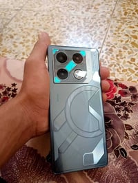 جيتي 20 برو • مغلق • بالكرتون