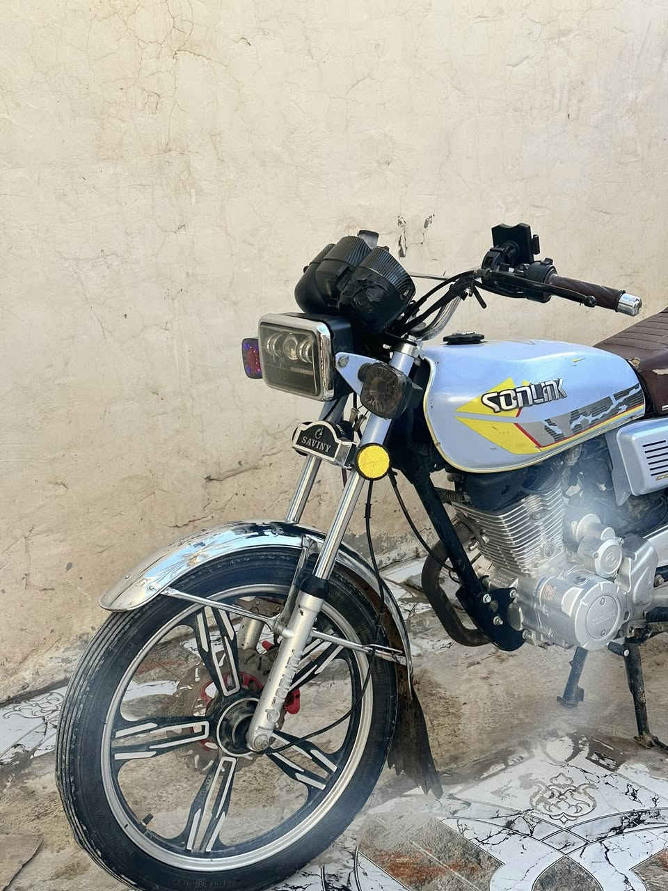 للبيع موديل ٢٣مفتوح مره وحده الدراجه نفس ما واضحه بلصور شويه بس نواقص بسيطه شغال كلشي ما بي  سعره ٥٥٠ الشراي يتصل ***********
