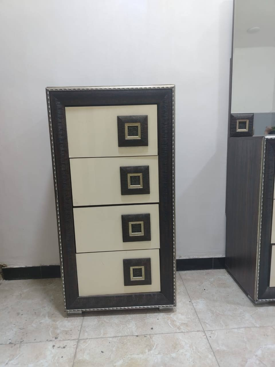 للبيع ٣٠٠ وبيه مجال قليل


**إذا كنت صاحب هذا الإعلان وتريد حذفه لأي سبب، رجاءا أرسل رسالة إلى الدعم الفني**