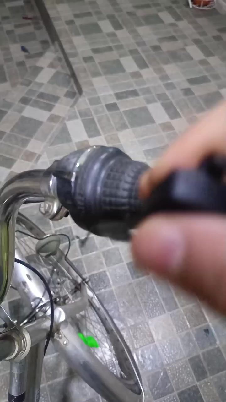 السلام عليكم /
بايسكل عبد الحليم حجم 26 كير موديل 2019جديد للبيع وللمراوس بس أنت تجي وانطيك حك الجيه. 
بايسكل ياباني 🇯🇵🔥 السعر 125 ألف 🔒 قفل
بريكات وره وكدام شغاله وقويه 💪 
كير 6 نمر شغال كل النمر  
القاعده  جديده جلد وبيها سبرنك 
البايسكل كامل وجديد مابي أي عطل نضيف 100% 
 وهمين بي لايت قوي و7 أنواع هورنات  وستاند موبايل ومنفذ للشحن USB
وعندي سله للبايسكل انطيها هديه لليشتري 
وبي دواسات جدد وبي قفل وبايسكل كامل ومرتب واصلي. مكاني موصل بعشيقة رقمي ***********
