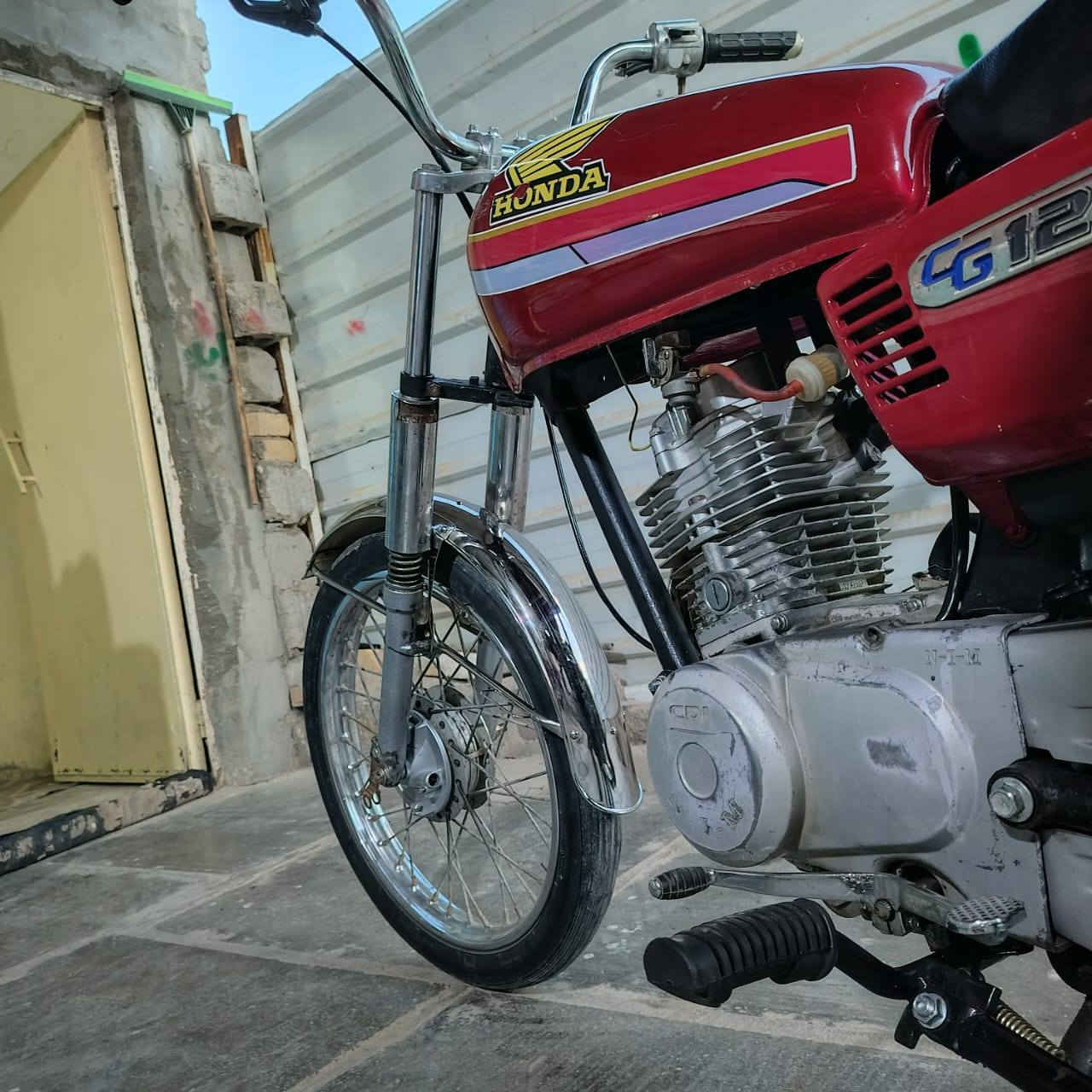 دراجه نامه البيع سعر ٣٥٠ وبيهه مجال بسيط مكان الهاشميه رقم ***********
