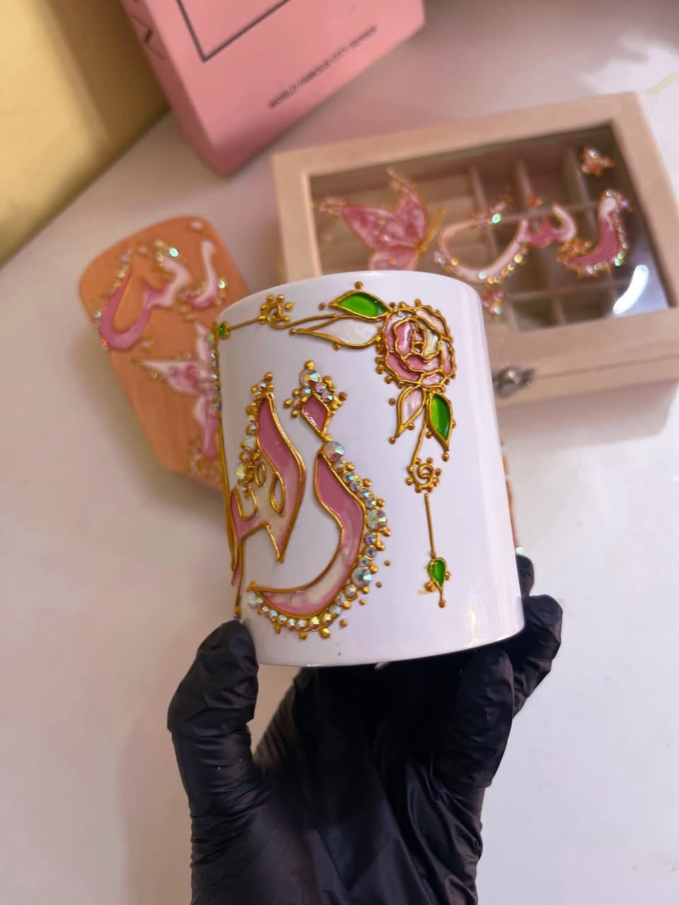 "كل قطعة هي حكاية! 🎨✨
كلاصات "فراشة ستور" الفنية متوفرة الآن بتصاميم جديدة.
السعر: 3,000 دينار فقط.
متوفرة للحجز والطلب عبر الرسائل."


**إذا كنت صاحب هذا الإعلان وتريد حذفه لأي سبب، رجاءا أرسل رسالة إلى الدعم الفني**
