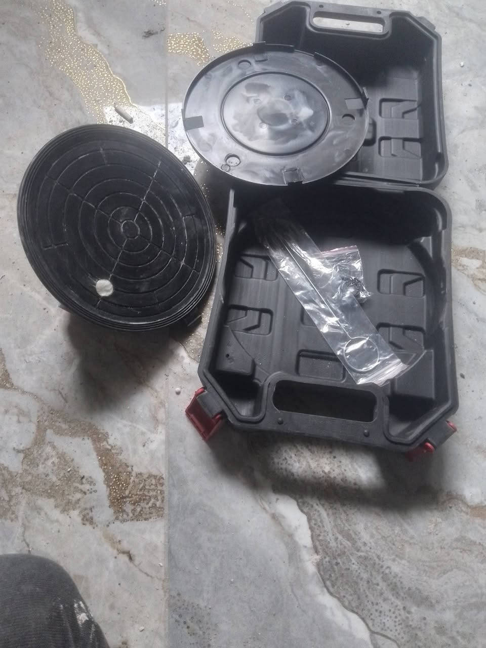 كوسر شحن باتري ٤ انبير  سعر ٥٠ وماسك مال بورسلين سعر ١٥ رقم ***********
