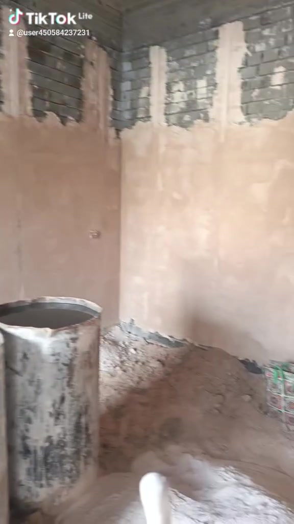 سلام عليكم خلفة لبخ متفرغ عملي سمنت وجص فقط (تشميع ،جرارة مصاطر تصفير  ،جرارة زاوية وركن جص مصاطر ،جص زاوية وركن شرط عمل نضيف واركان حلوة  وهذة رقمي *********** والرزق علة الله
