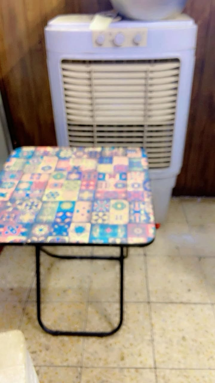 السلام عليكم عندي غراض مطعم للبيع عربانه ميزين براد مستخدم شغال مكاني الكاظميه للاستفسار …حيدر*********** السعر٨٥٠ وبيهن مجال الله يرزق الجميع
