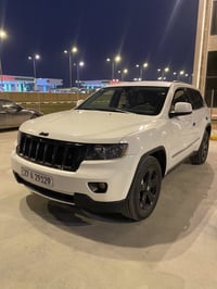 جراند شيروكي ٢٠١٢ • V6 3.6 • مكفولة ضربه