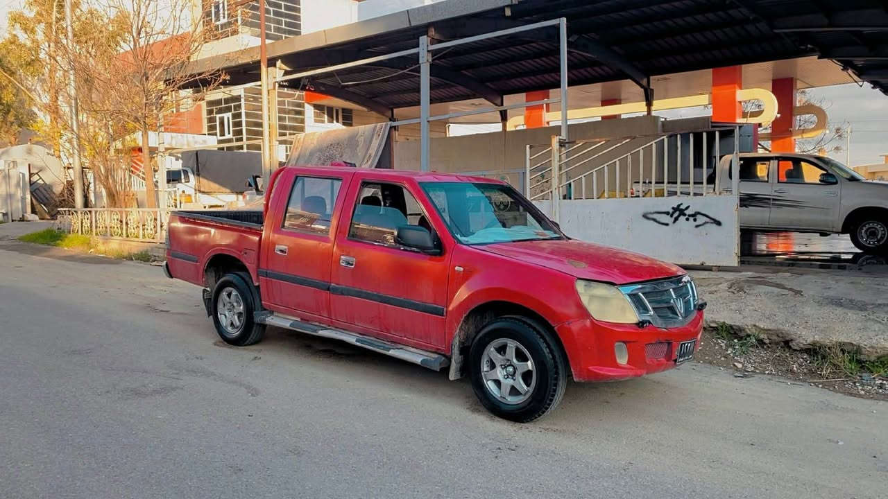 فرۆشتنو گۆرینەوە
مۆدیل ٢٠١٣
مەکینە بەخ 
گیرو مەکینەو اکسلی بەشەرتە 
چرکەو گەلای لی فریدە 
مەکینەی هەلمی نیە 
هەموو گیانی بەشەرتە 
سعری خوار هەموو بازار
*********** كويسينجاك, أربيل
