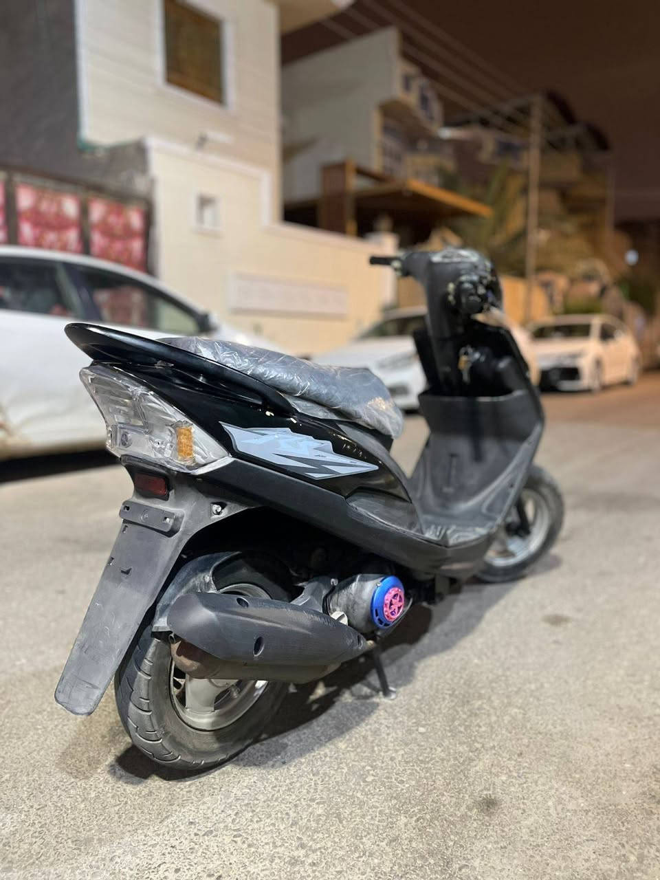سلام عليكم دراجه ماكس عدله ما مفتوحه كامله كلشي شغال بيه ما مجفته حلوه ناعمه سعره 850 مكان بصره المعقل ***********
