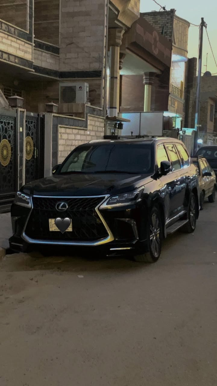 السلام عليكم
عندي لكزس 2016 lx570 super sport سيارة معروفها مواصفاتها ميحتاج نسولف بيها فقط دعاميات صبغ باقي مكفول من صبغ تبديل بارد كير مكينة حدادية كله كارتون
رايد مراوس بكاديلاك اسود 
***********
