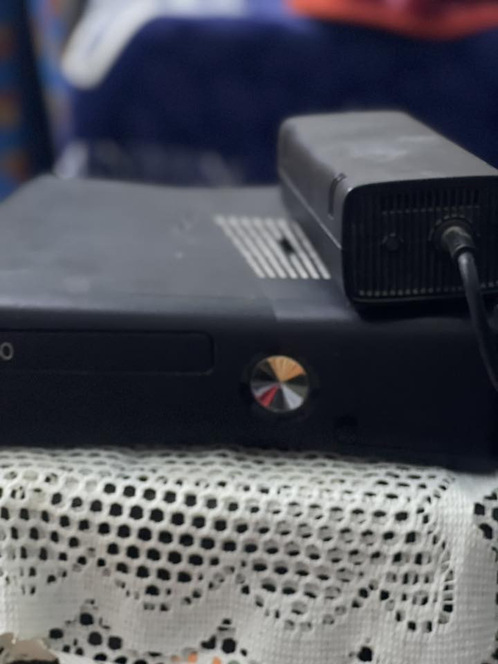 السلام عليكم اكس بوكس 360 ما مفتوح شرط  مهكر وجاهز  العاب مهكرة ايضا 50 لعبة كلهن مهكرات اضافة الحساب مهكر وكل المهام مفتوحة وفورزا هورايزن 2 مهكرة سعره لا يحتوي على جوستكات سعره 80 وبيه مجال رقمي *********** وحياكم الله
