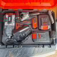 من رخصت مدير الكروب ادرين كامل بعده جديد السعر 70 رقم صاحب الدرين 0781...