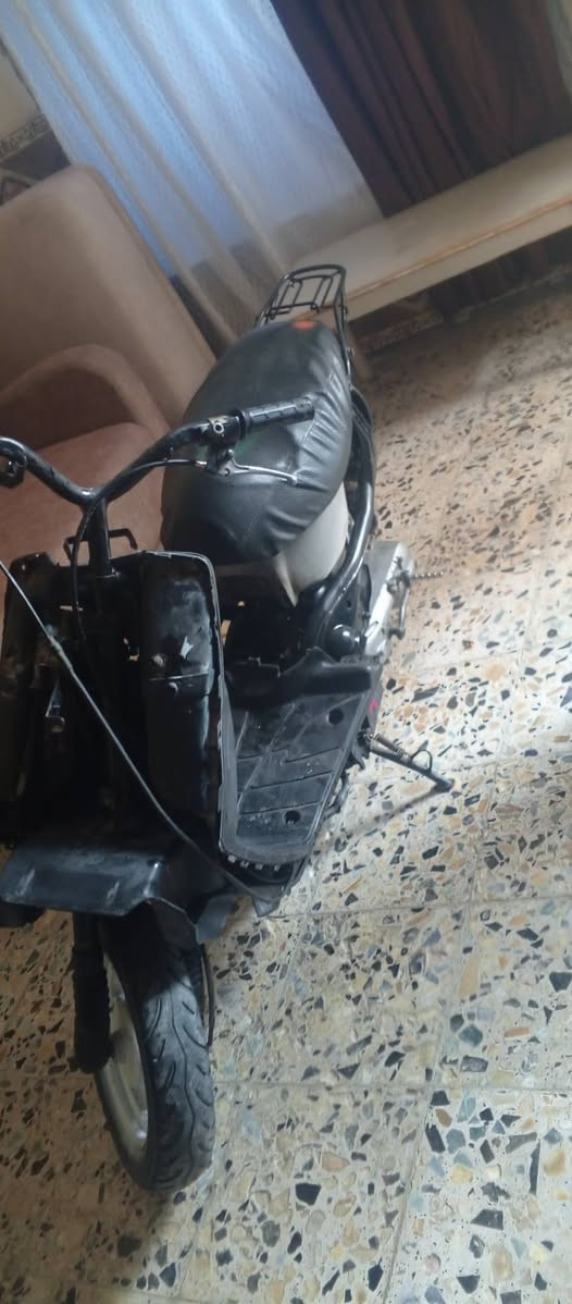السلام عليكم بيجي عدد2 نضيفات وحلوات ام السبايدر( المصوره فيديو) بيها مكينه اتحده بيجي بيها نفس مكينتها شلعه تشك الكاع مفوله بل تعليك مكينه صوته مينسمع تواير جدد دبلاته شغاله سلف عوزه باتري اي نقص مابيه سعره 225 بيه مجال قليل كلش  والثانيه دراجه اله خلك شلعه ومعدل وتخبل بس ذيج انضف سعر 200 بيه مجال مكاني ناصريه مركز حي شهداء شارع نص يم طاقه مال كهرباء رقمي *********** بي واتس
