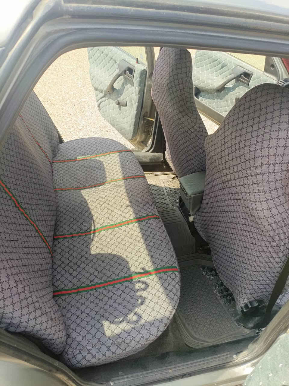 السلام عليكم للمراوس فقط فكترا 20 نظيفه كير محرك شرط سنتر لوك كنترول اربع بوب جهاز انذار كامل شاشه تحكم استيرن بيها بطاقة بانزين مشروع وطني سنويه لل 2028 ادور اوميكا نظيفه او سمند ايراني الي عنده يراسلني او يتصل عليه ***********
